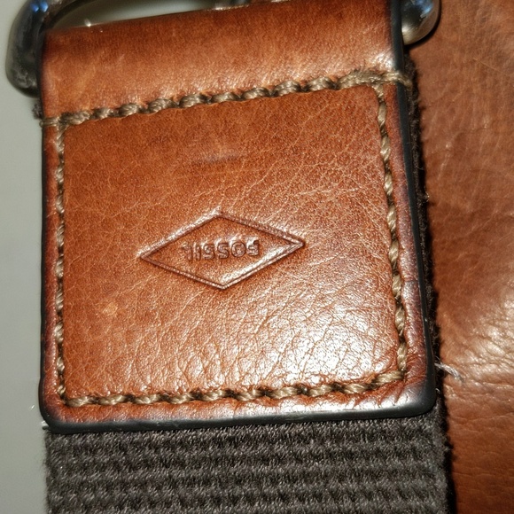 Fossil Heavy Strap Multi Pocket Flap Messenger Bag - Picture 3 of 16